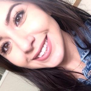 Meet your Posher, Monica